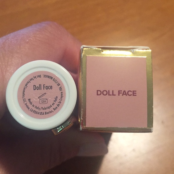 Too Faced Peach 🍑 Kiss Lipstick 👄 - Picture 6 of 8